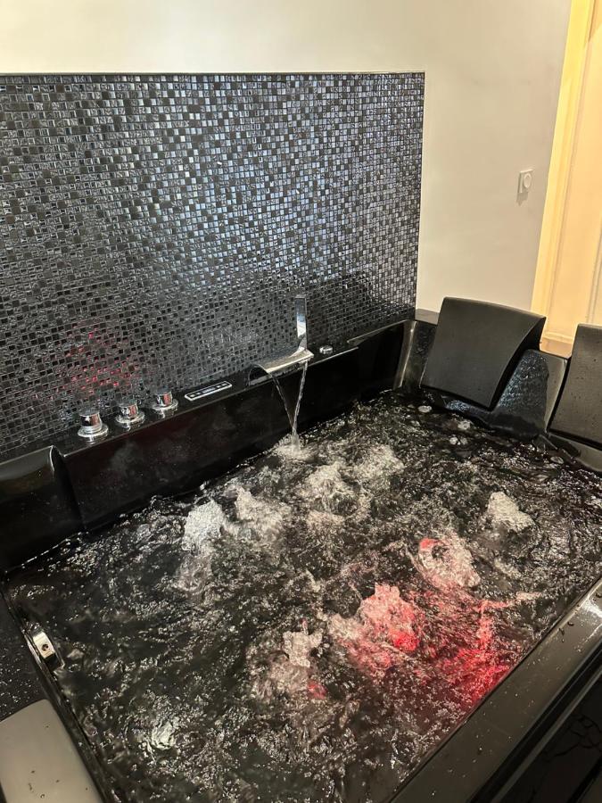 Suite De Prestige Avec Spa & Cinema Ivry-sur-Seine Eksteriør bilde
